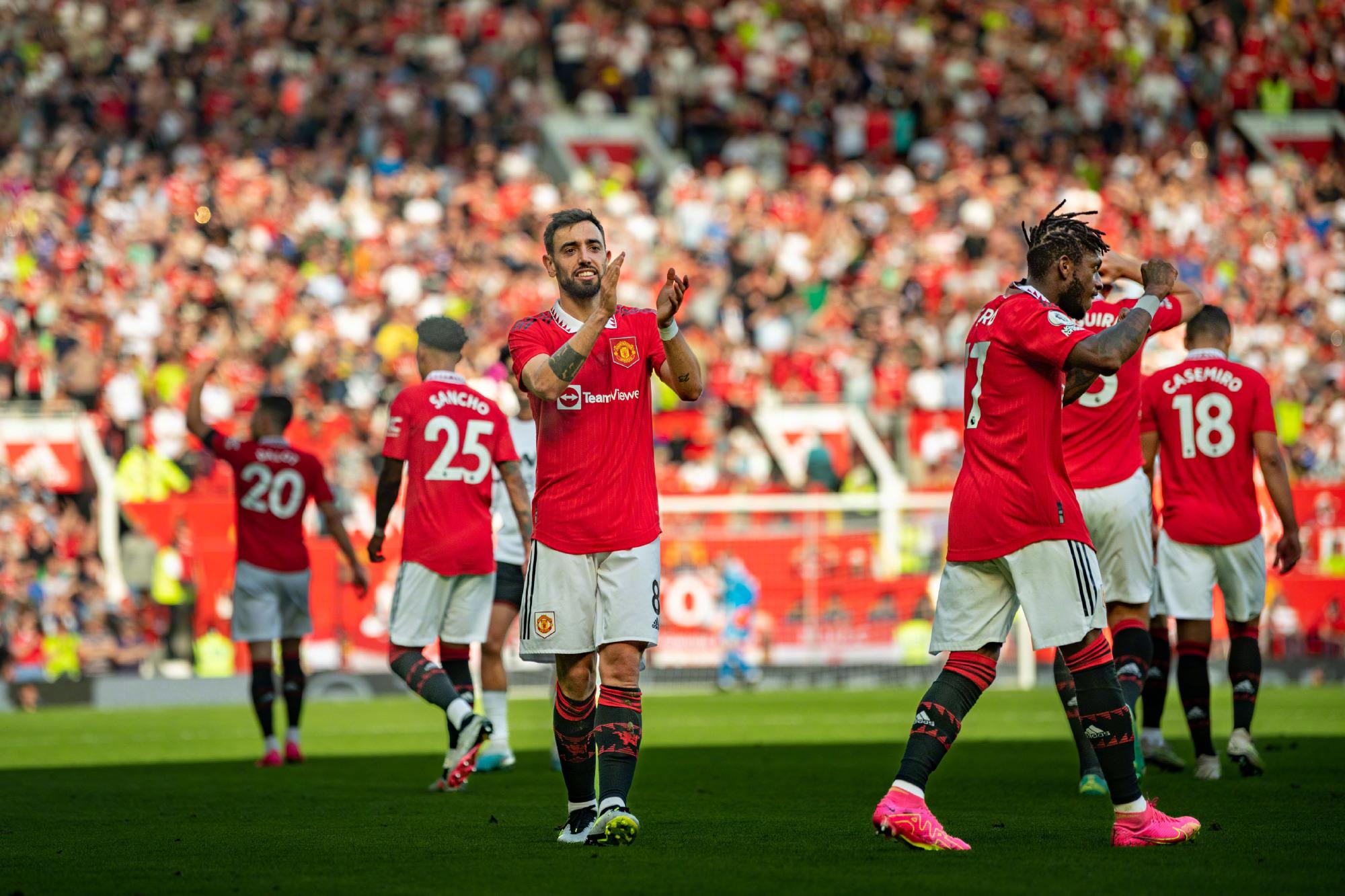 邊路傳中以 邊路傳中以